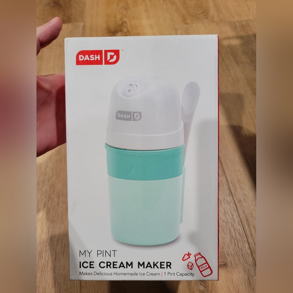 Dash My Pint Ice Cream Maker - White and Mint - New In The Box